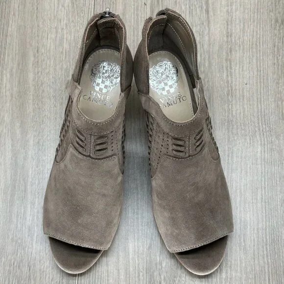 Vince Camuto Sandals Womens Size 8.5M Cone Heel Peep Toe Zip Pump Leather Taupe - Picture 7 of 13